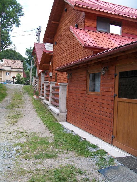 Pensiunea Carmen Bucium  Экстерьер фото