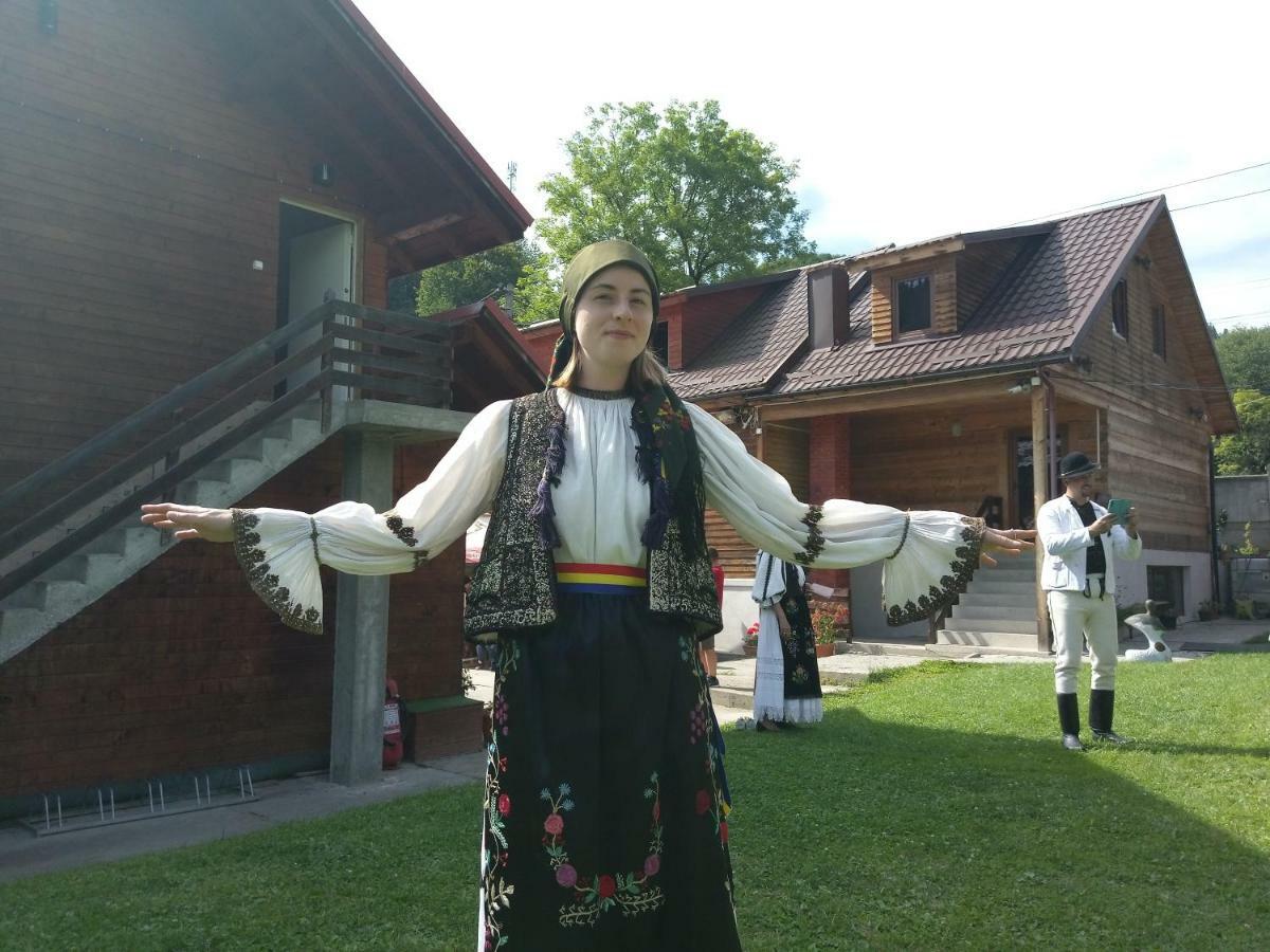 Pensiunea Carmen Bucium  Экстерьер фото